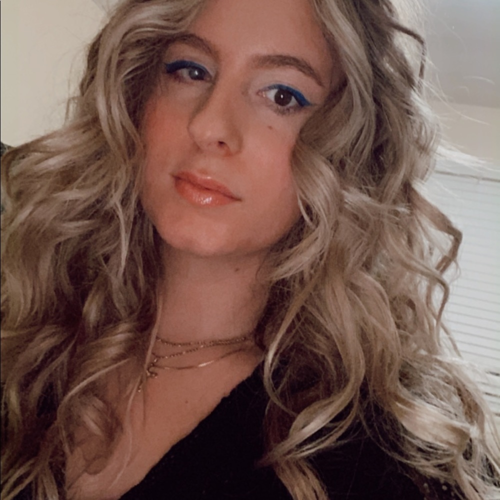Meet your Posher, Christina
